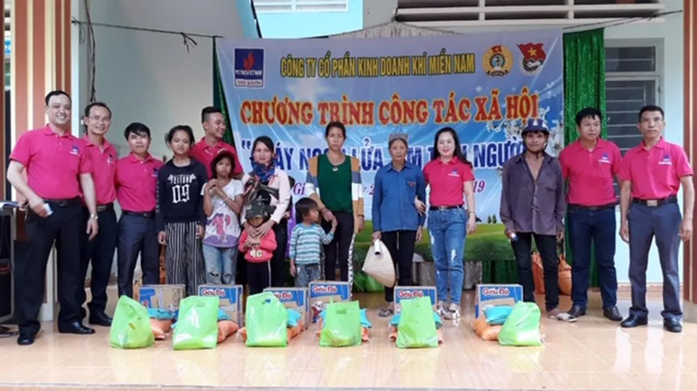 PV GAS tổ chức nhiều hoạt động mừng các ngày lễ lớn và kỷ niệm 29 năm thành lập  ảnh 1