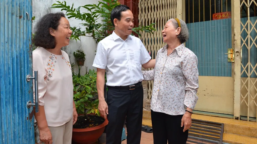 "Ngày hội nhân dân hiến đất mở rộng hẻm" trên địa bàn quận 3 ảnh 2