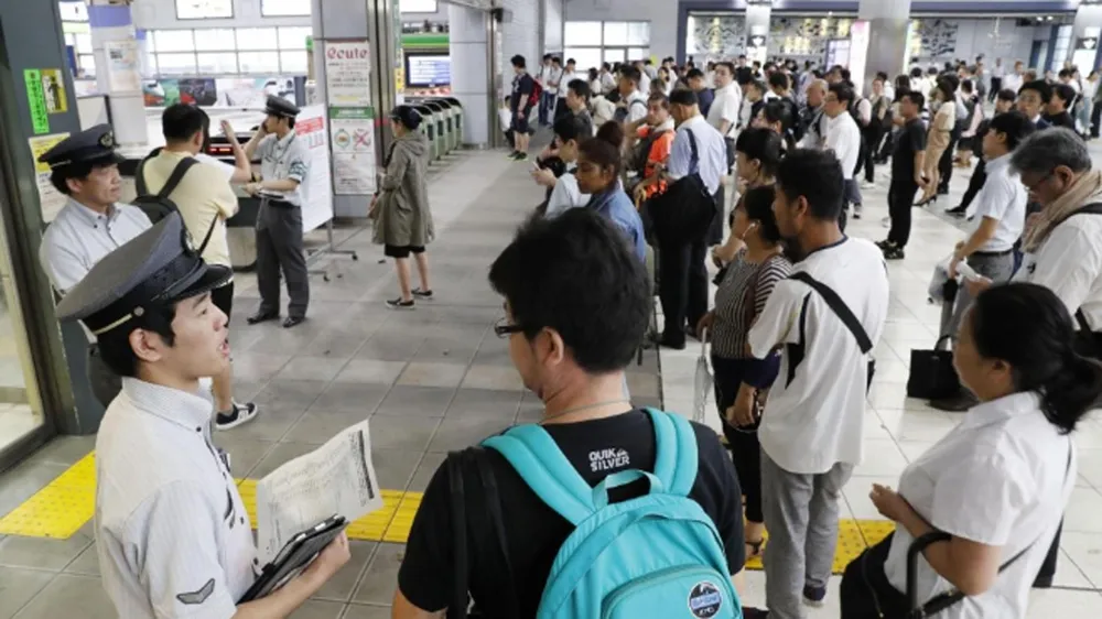 Siêu bão Faxai đổ bộ Nhật Bản, giao thông nhiều nơi tê liệt ảnh 7