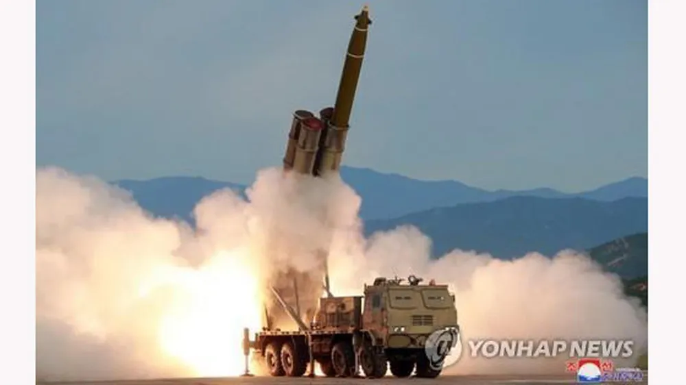 Triều Tiên phóng 2 vật thể chưa xác định ra biển Nhật Bản ảnh 1