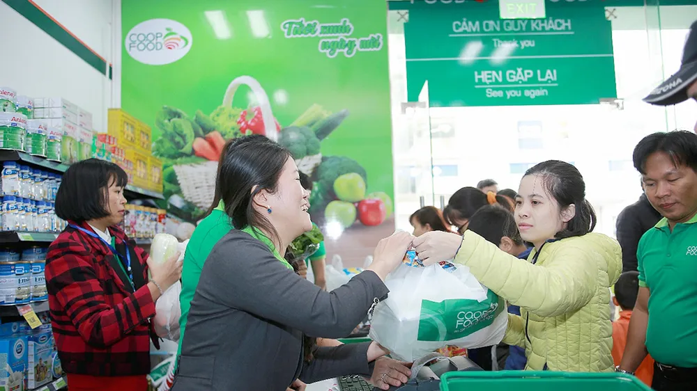 Chuỗi cửa hàng thực phẩm Co.op Food luôn thu hút sự quan tâm mua sắm  của người tiêu dùng TPHCM