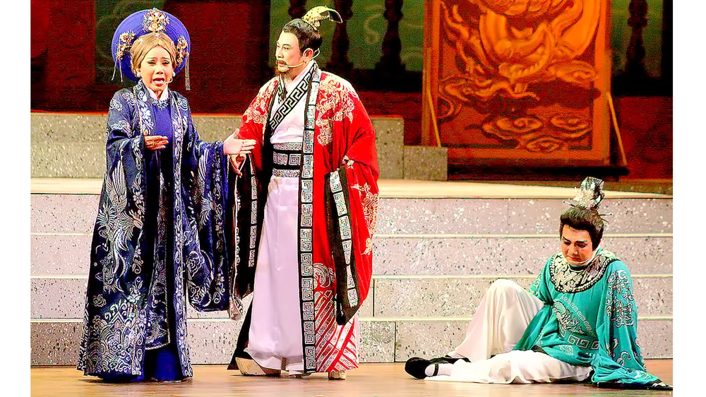 Đam mê và quyền lực làm mới cải lương lịch sử ảnh 1