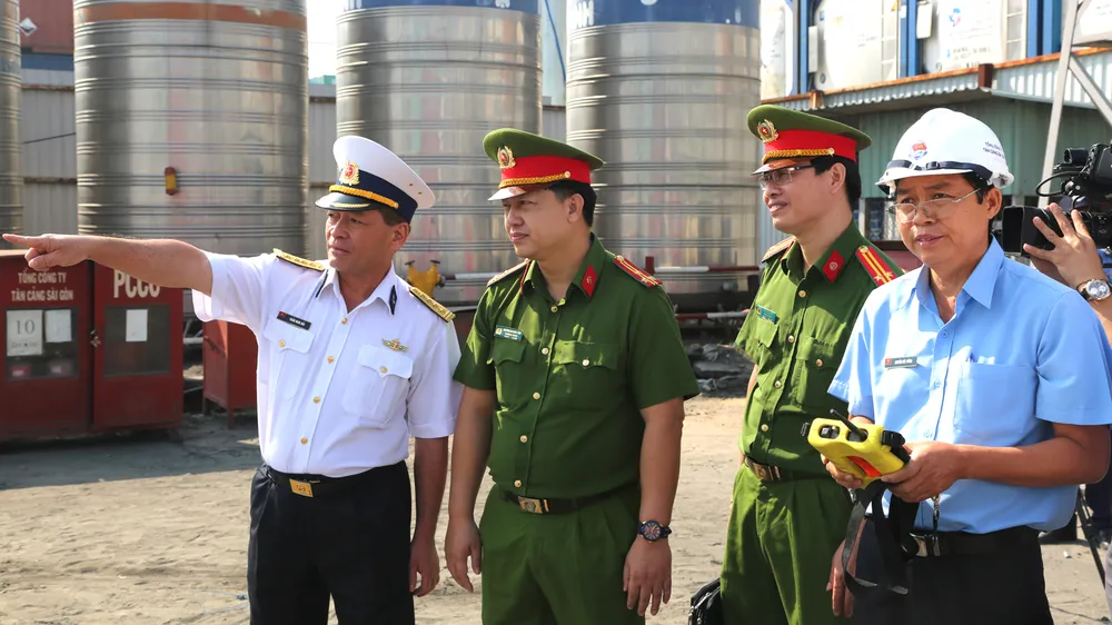 Mỗi người dân là một chiến sĩ chống giặc lửa ảnh 1