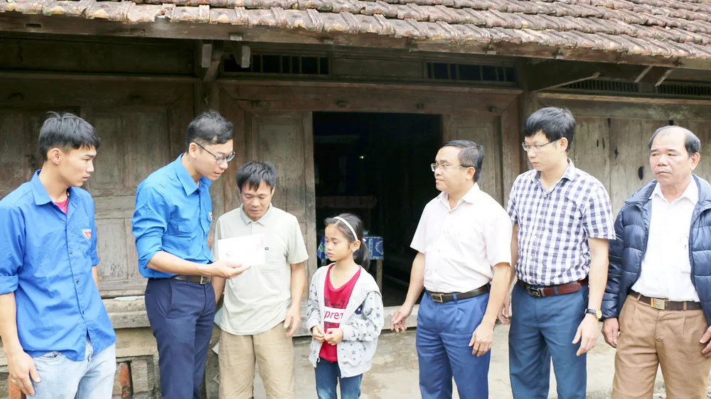 “Bầu sô” của người nghèo ảnh 1