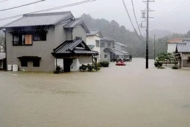 Nhật Bản tan hoang sau siêu bão Hagibis ảnh 22