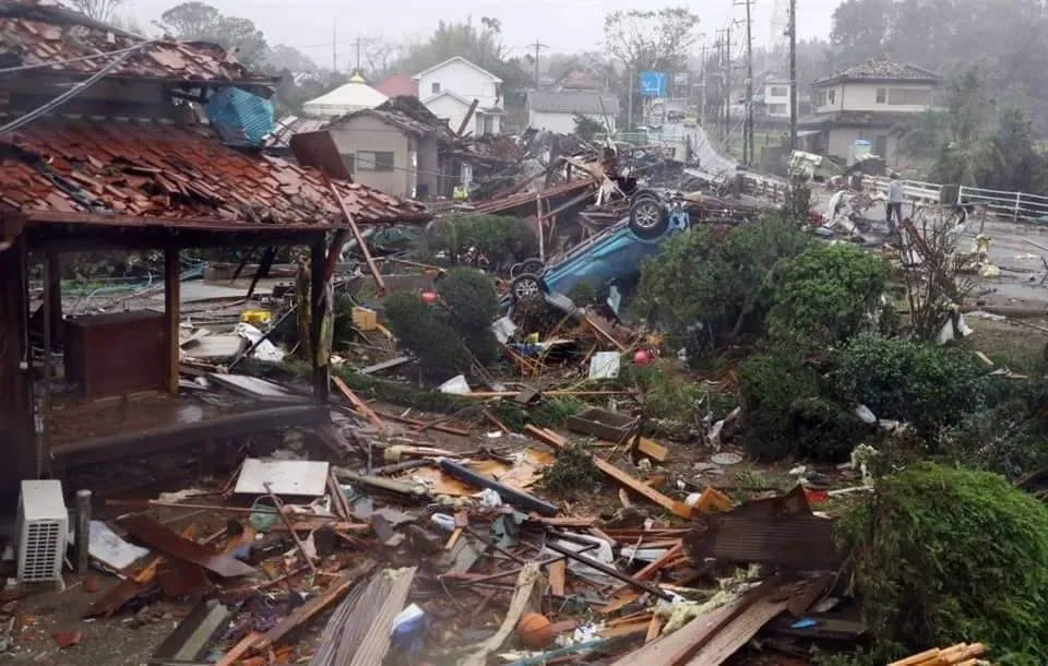 Nhật Bản tan hoang sau siêu bão Hagibis ảnh 16