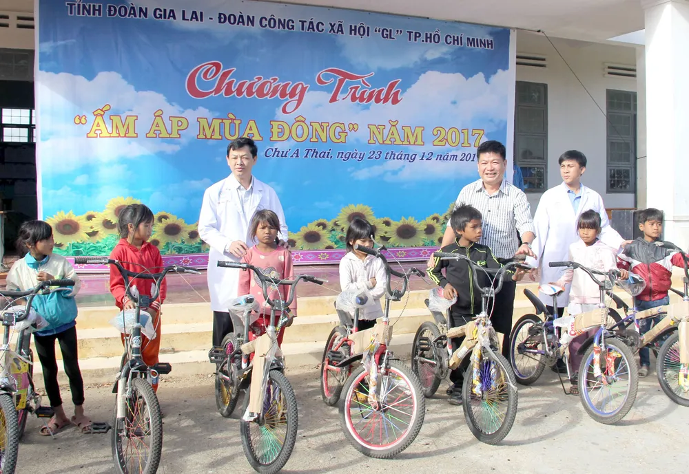 Ấm áp những tấm lòng thiện nguyện ảnh 1