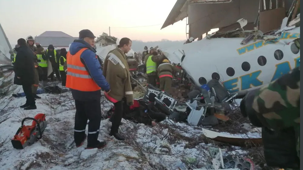 Rơi máy bay tại Kazakhstan, ít nhất 14 người thiệt mạng ảnh 4