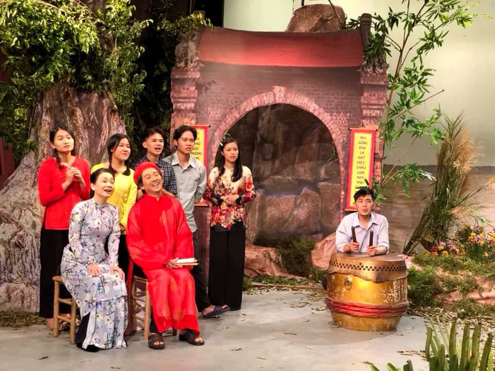 Sân khấu truyền hình tết - Ấm áp nghĩa tình ảnh 1