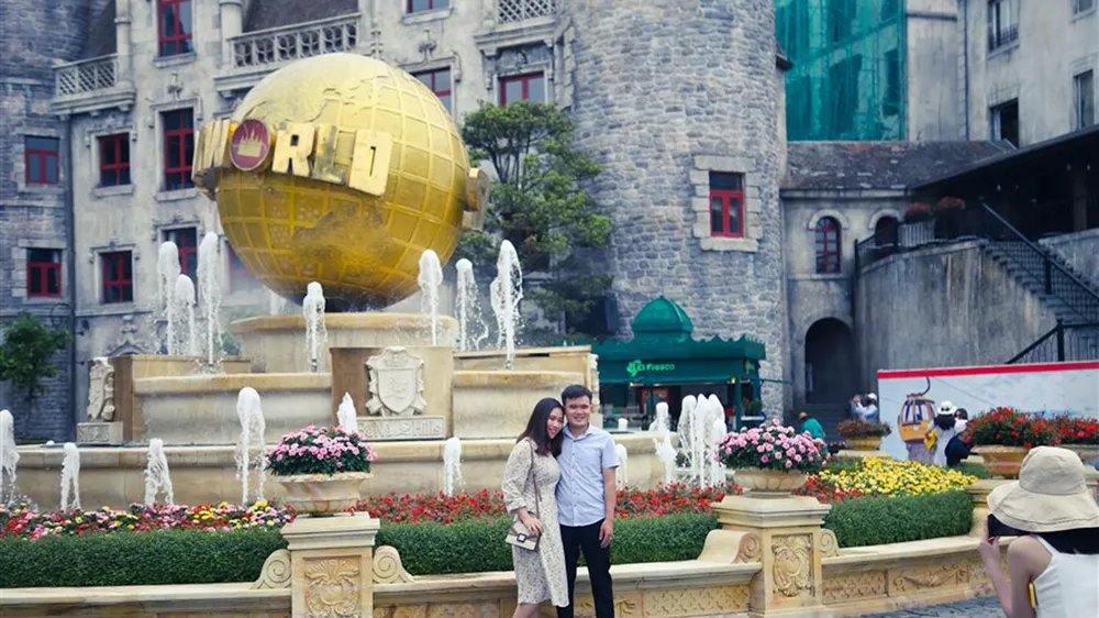 Du khách hào hứng trong ngày đầu Bà Nà Hills đón khách trở lại ảnh 7