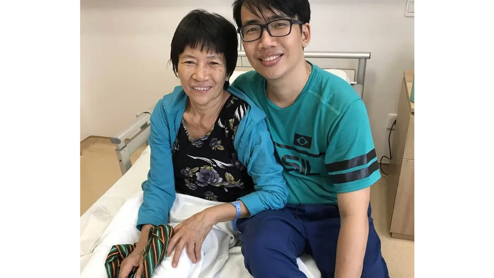                         Anh Lê Giang Anh và mẹ (ảnh nhân vật cung cấp)   