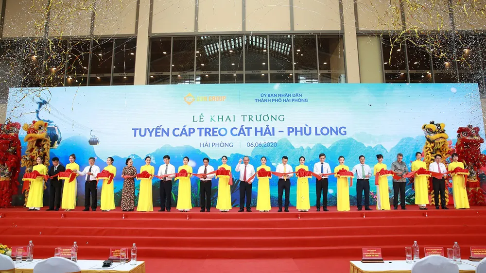 Sun Group khai trương tuyến cáp treo 3 dây hiện đại tại Cát Bà ảnh 1