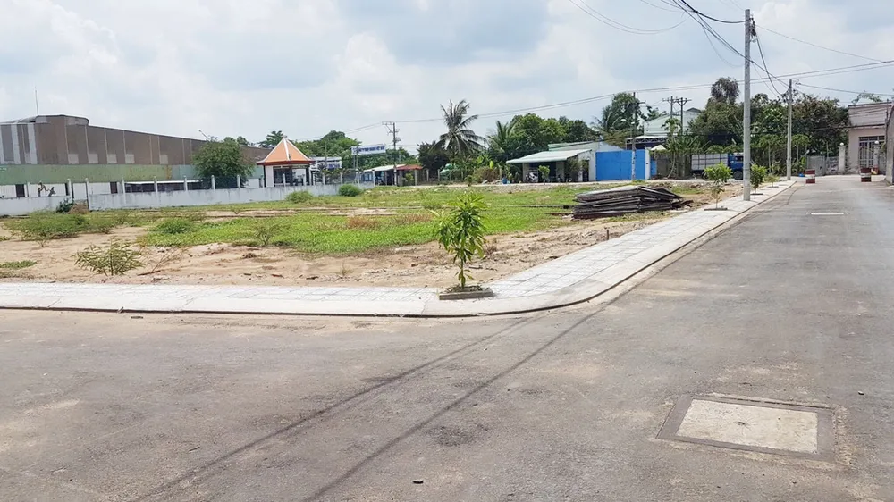  Một dự án phân lô, bán nền đã thực hiện tại huyện Bình Chánh, TPHCM. Ảnh: HUY LÊ