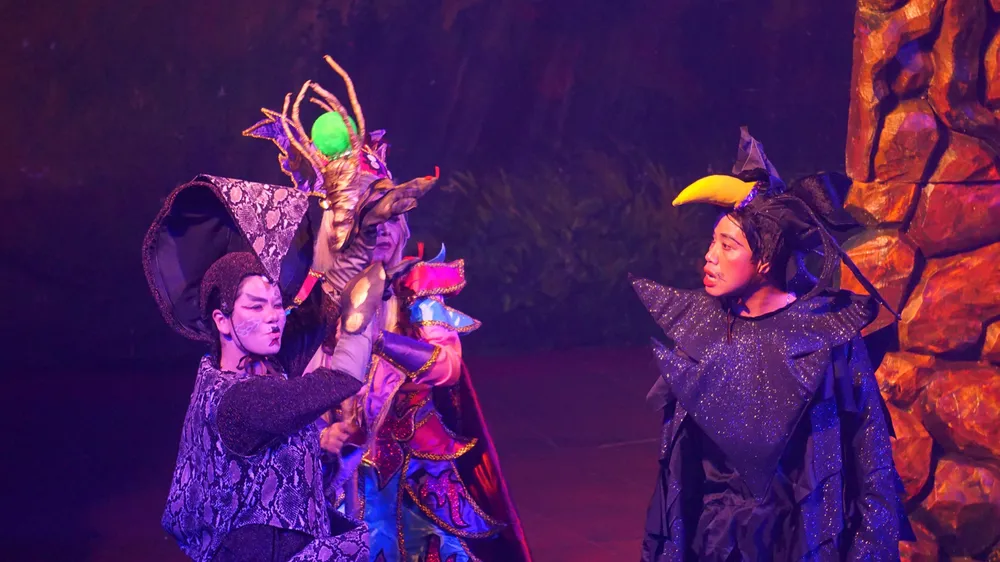 Tặng trẻ em nghèo vé xem miễn phí kịch rối "Công chúa tóc mây" ảnh 2