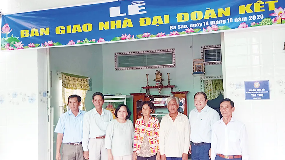 Công ty TNHH MTV Xổ số kiến thiết Đồng Tháp trao nhà Đại đoàn kết tại xã Ba Sao huyện Cao Lãnh ảnh 1