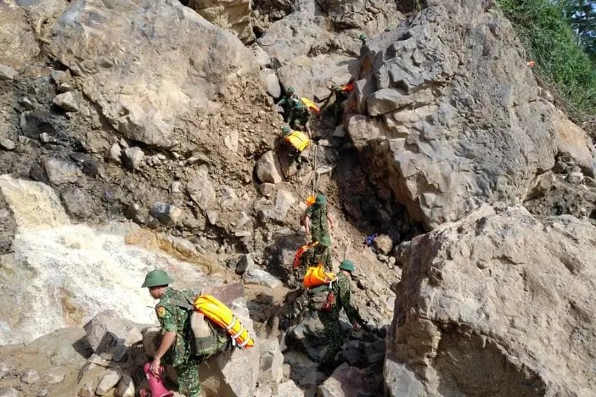 Tìm thấy thêm 2 thi thể nạn nhân trong vụ sạt lở đất tại Phước Sơn, Quảng Nam ảnh 1