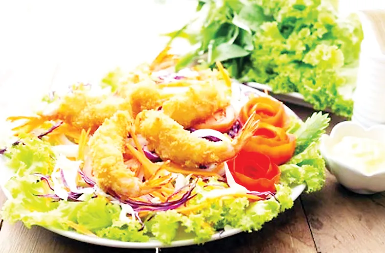 Tôm tẩm bột chiên vừa mềm vừa giòn ảnh 4