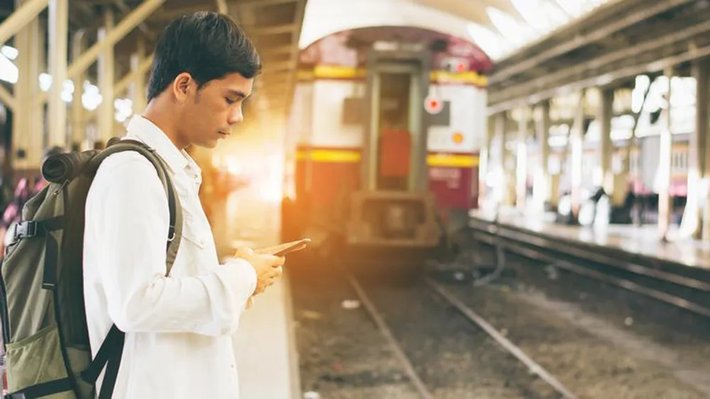 Ứng dụng hỗ trợ người dùng điện thoại thông minh  đi tàu xe an toàn