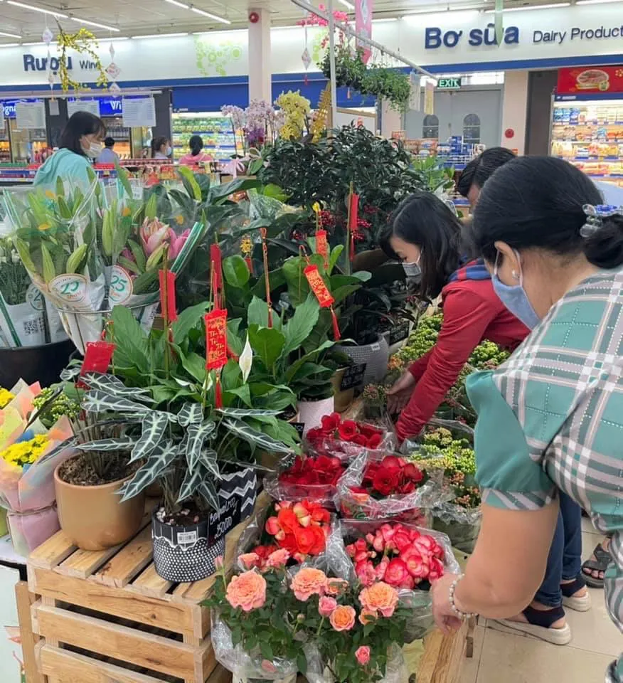 Hệ thống siêu thị Co.opmart, Co.opXtra mở cửa từ 7 giờ sáng phục vụ người dân mua sắm Tết ảnh 2