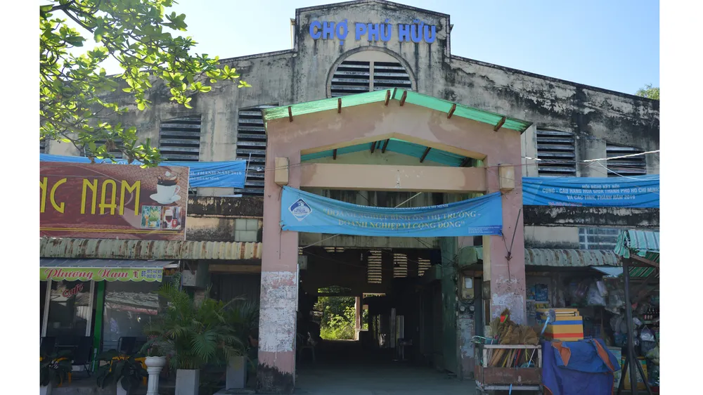 Cám cảnh chợ bị bỏ hoang