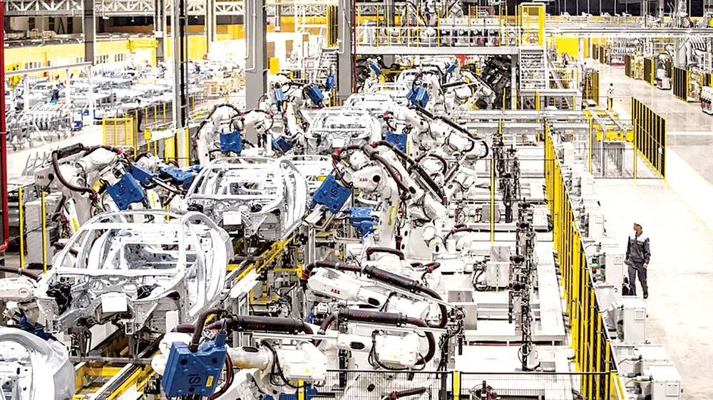 Việc kiểm soát tốt đại dịch đang tạo ra niềm tin rất lớn cho nhà đầu tư                                Trong ảnh: Nhà máy sản xuất xe Vinfast tại Hải Phòng