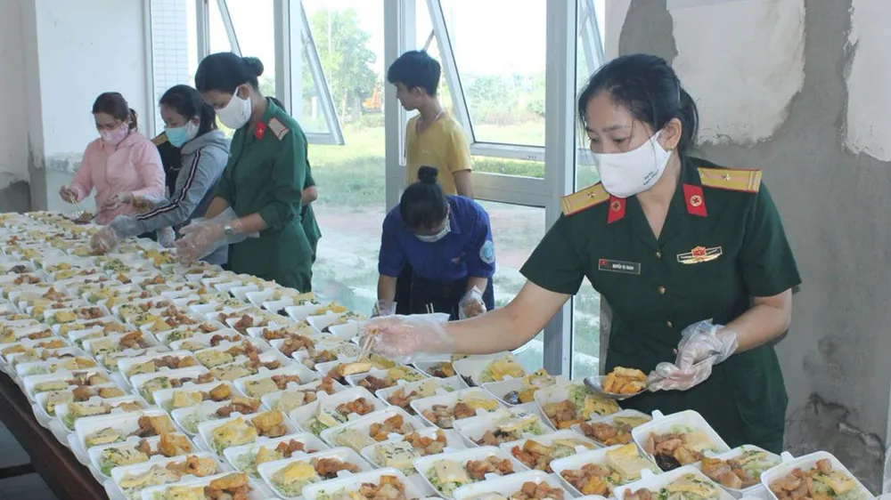 Động viên tuyến đầu chống dịch Covid-19 ảnh 1