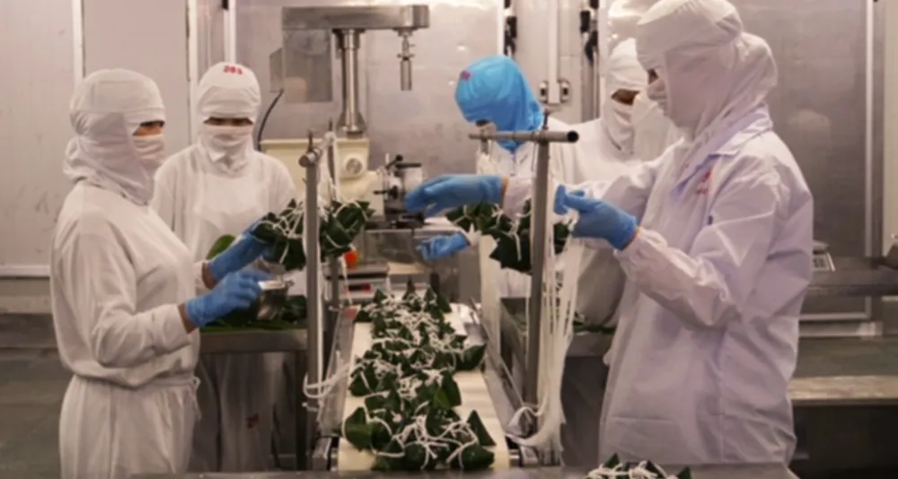 Đại gia vào cuộc sản xuất bánh ú tro