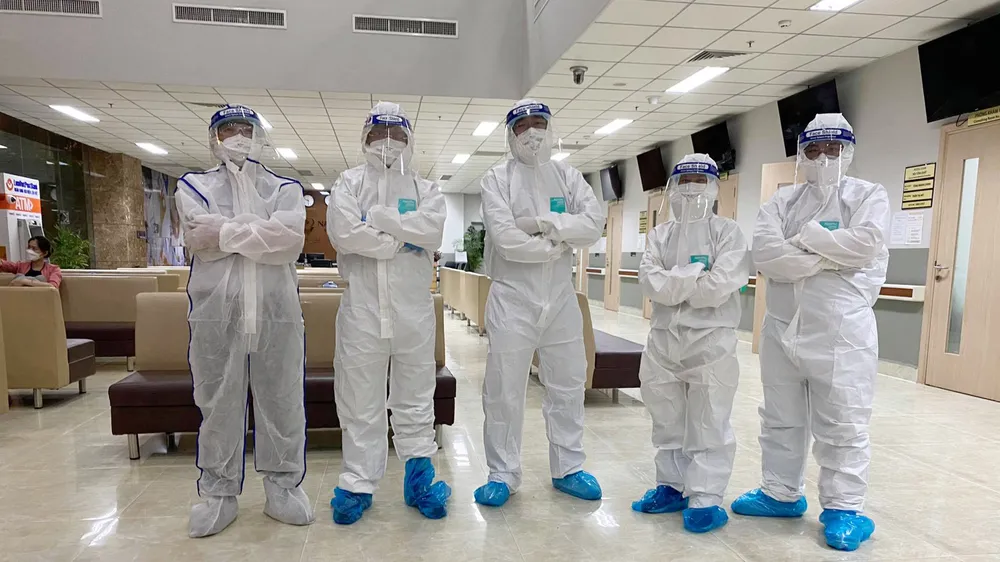 Bệnh viện Nam Sài Gòn ra mắt đội phản ứng nhanh. ẢNH: VĂN THANH