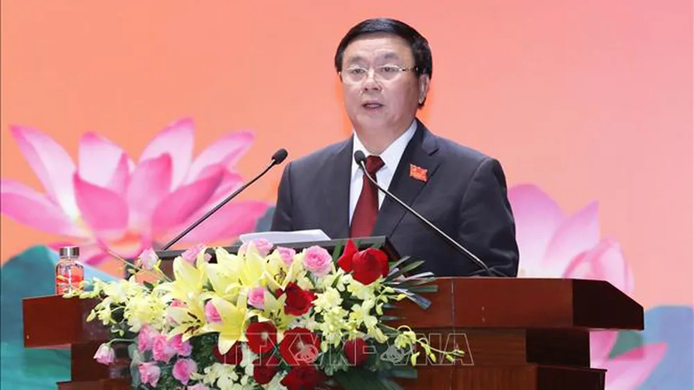 Đồng chí Nguyễn Xuân Thắng, Ủy viên Bộ Chính trị, Chủ tịch Hội đồng Lý luận Trung ương, Giám đốc Học viện Chính trị Quốc gia Hồ Chí Minh phát biểu tại Tọa đàm. Ảnh: TTXVN