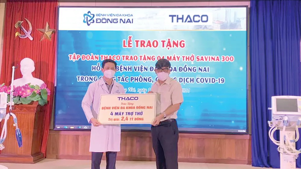 THACO trao tặng máy thở cho Bệnh viện Đa khoa Đồng Nai và 2 triệu kit test nhanh Covid-19 cho các tỉnh miền Nam, Tây Nguyên ảnh 1