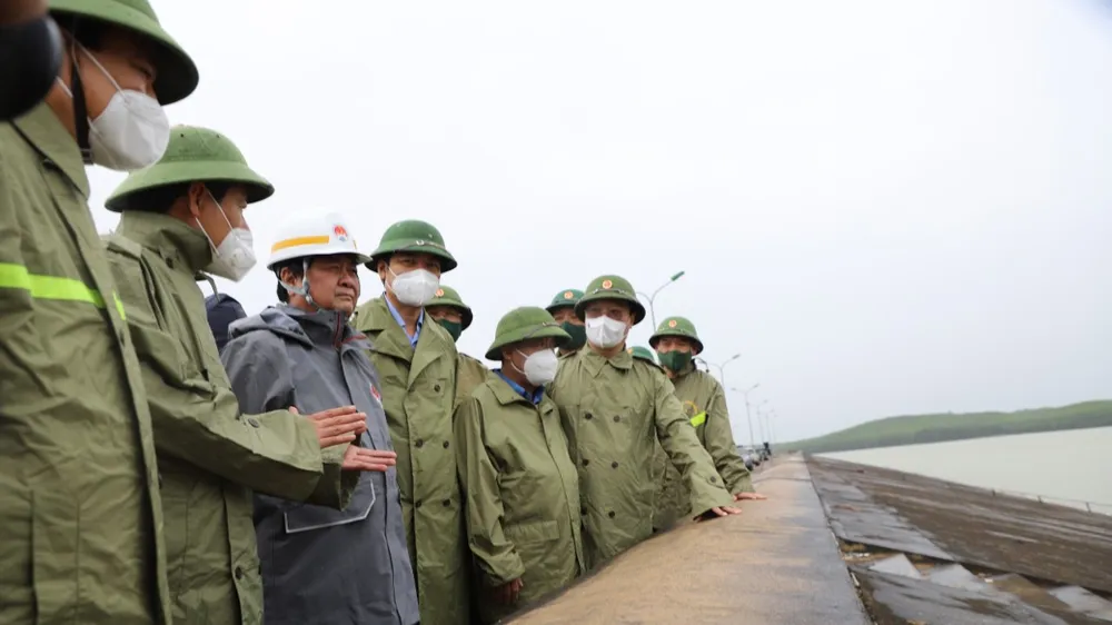 Hôm nay bão số 8 vào đất liền: Sẵn sàng ứng phó ảnh 1