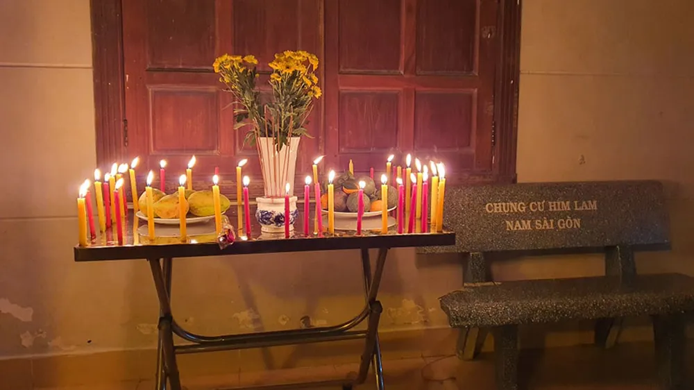 Lễ tưởng niệm đồng bào tử vong và cán bộ, chiến sĩ hy sinh do đại dịch Covid-19 ảnh 27