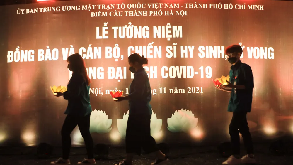 Lễ tưởng niệm đồng bào tử vong và cán bộ, chiến sĩ hy sinh do đại dịch Covid-19 ảnh 38