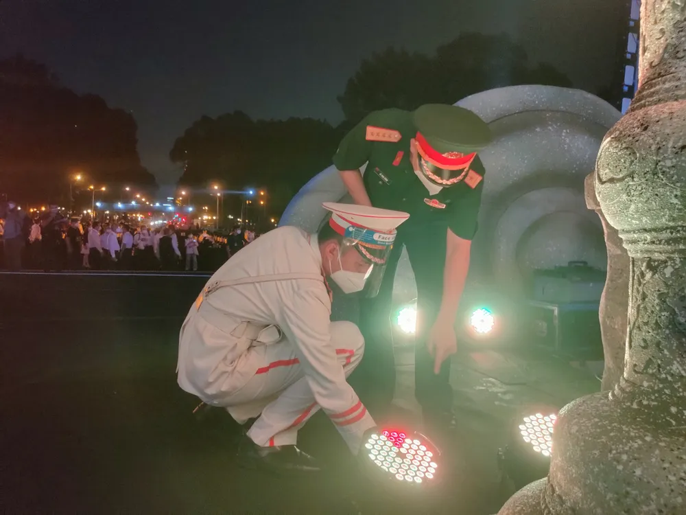 Lễ tưởng niệm đồng bào tử vong và cán bộ, chiến sĩ hy sinh do đại dịch Covid-19 ảnh 57