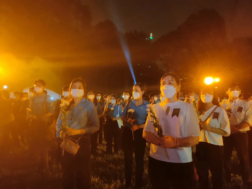 Lễ tưởng niệm đồng bào tử vong và cán bộ, chiến sĩ hy sinh do đại dịch Covid-19 ảnh 75