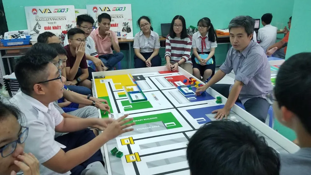 Giáo viên trung học: Tự hào người truyền lửa ảnh 2