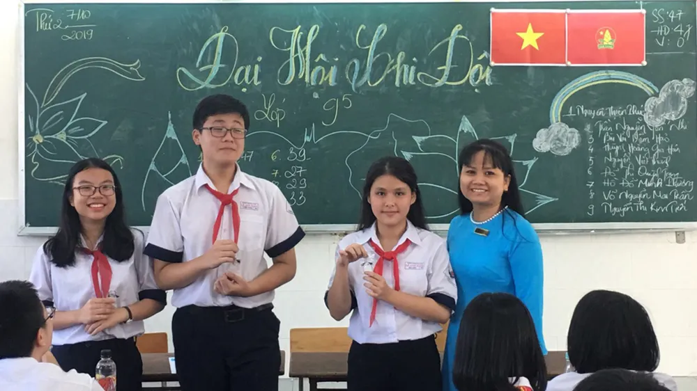 Giáo viên trung học: Tự hào người truyền lửa ảnh 1