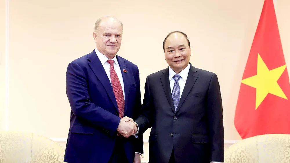 Chủ tịch nước Nguyễn Xuân Phúc  tiếp Chủ tịch Đảng Cộng sản Liên bang Nga Gennady Zyuganov, Ảnh: TTXVN