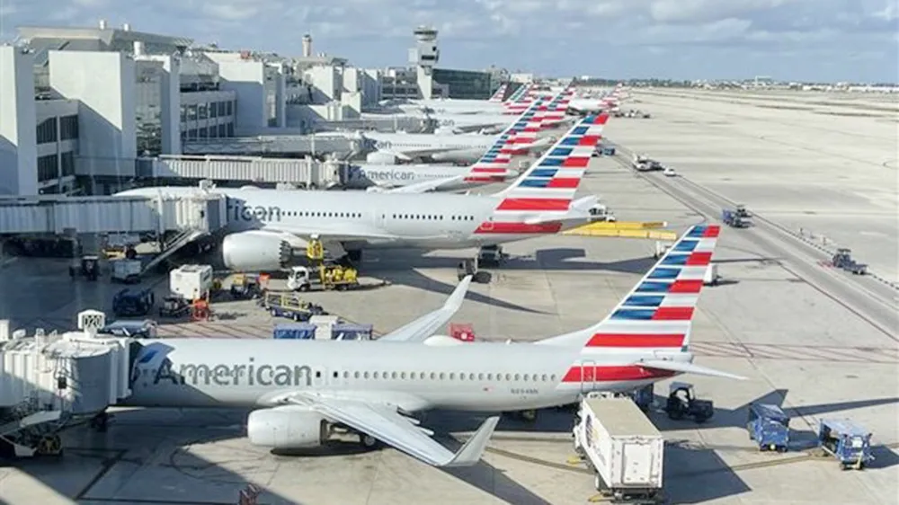 Hơn 4.000 chuyến bay bị hủy do biến thể Omicron