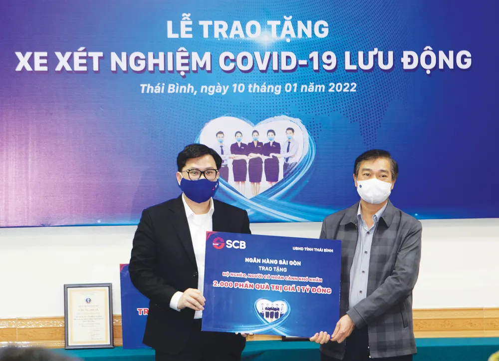 SCB tiếp tục chuỗi hoạt động trao tặng xe xét nghiệm lưu động tại Thái Bình và Thanh Hóa ảnh 2