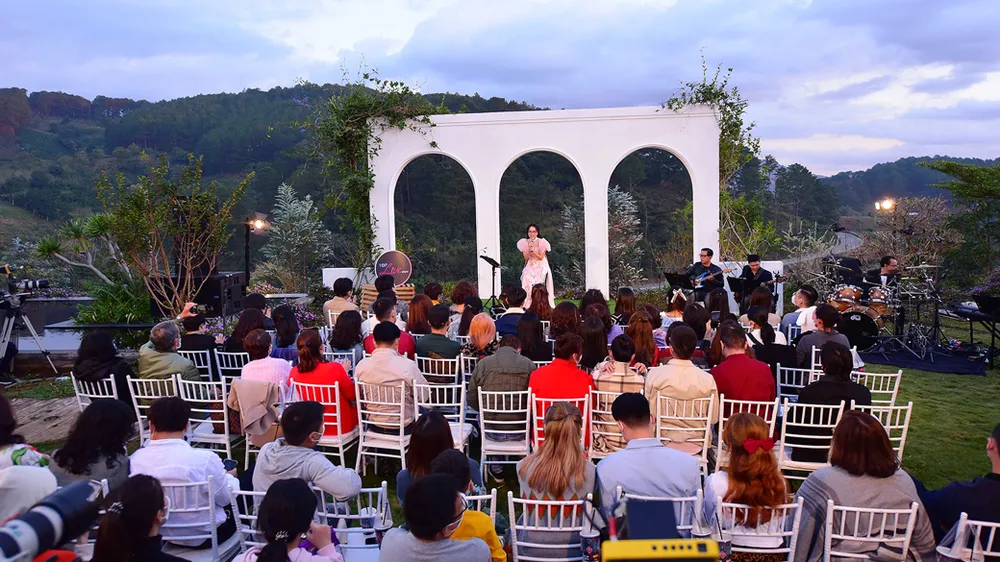 Hát với ban nhạc: Khó nhưng “đã tai” ảnh 1