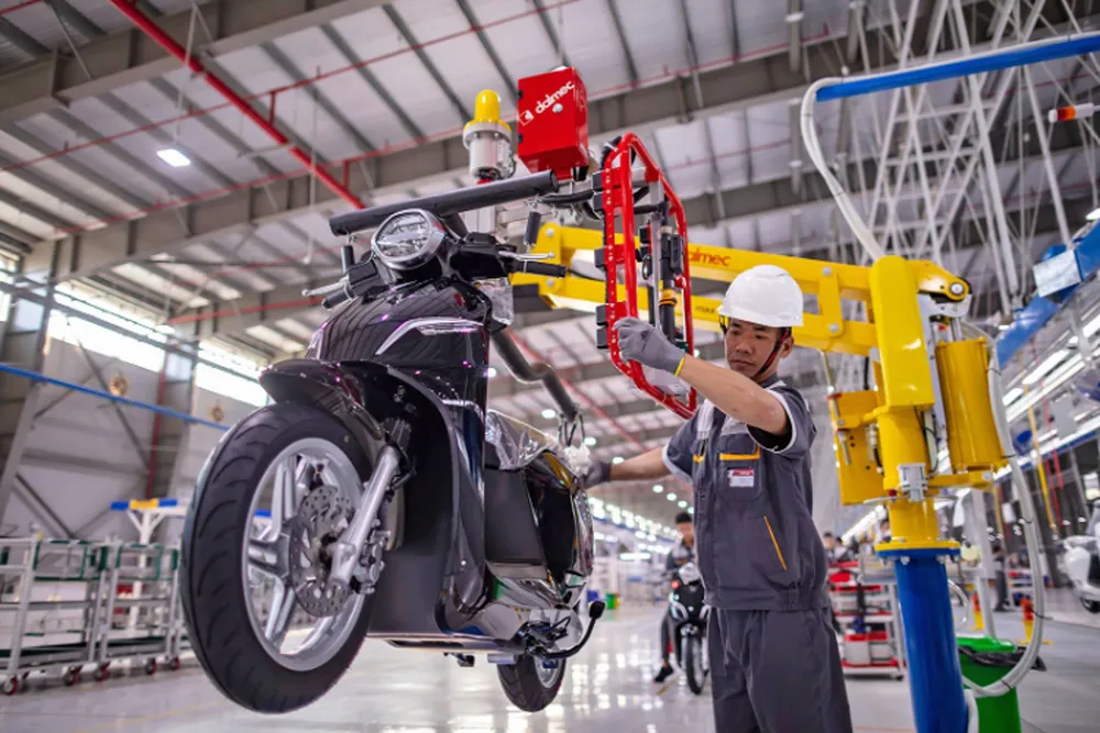 Xe máy xăng khó chuyển đổi, xe máy điện bứt tốc ảnh 3