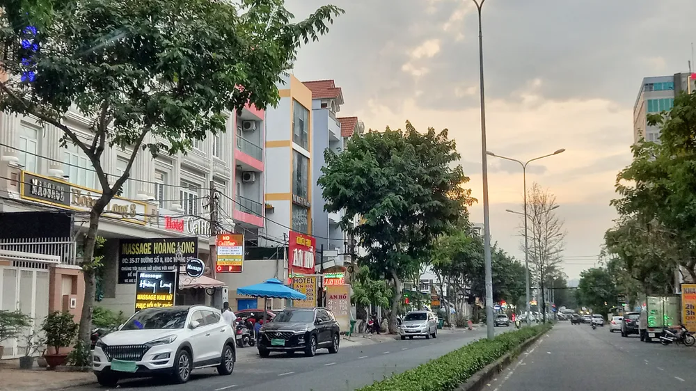 Đô thị hóa hướng tới phát triển bền vững - Bài 1: Phố chật chội trong chiếc “áo làng” ảnh 1