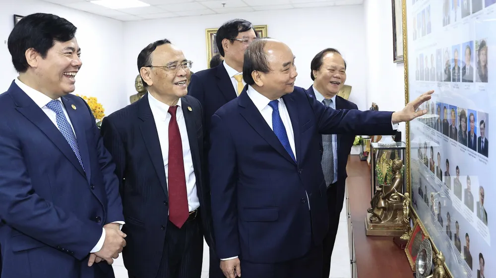 Vận dụng luật pháp, kinh nghiệm quốc tế phục vụ hội nhập ảnh 1