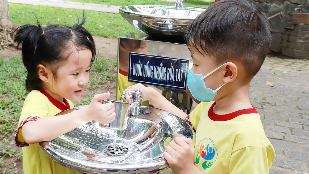 Ngành cấp nước TPHCM đang hướng đến lắp đặt 1.500-2.000 trụ  nước uống tại vòi