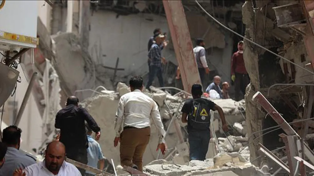 Sập tòa nhà 10 tầng tại Iran, nhiều người chết và bị mắc kẹt ảnh 4