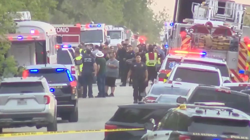 Ít nhất 46 người nhập cư thiệt mạng trong xe đầu kéo tại Mỹ ảnh 1