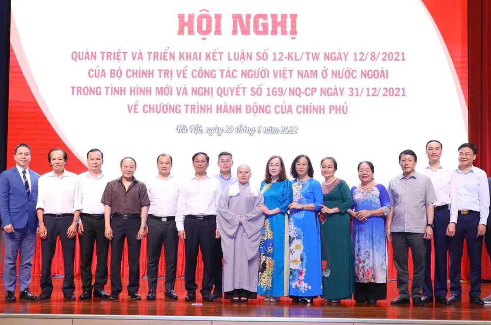 Bộ trưởng Bộ Ngoại giao Bùi Thanh Sơn  cùng các đại biểu dự hội nghị. Ảnh: VIẾT CHUNG