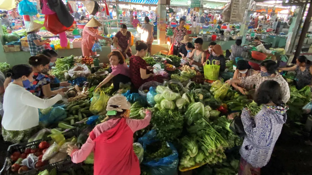 Giảm các loại thuế, phí trên xăng, dầu càng sớm càng tốt ảnh 1