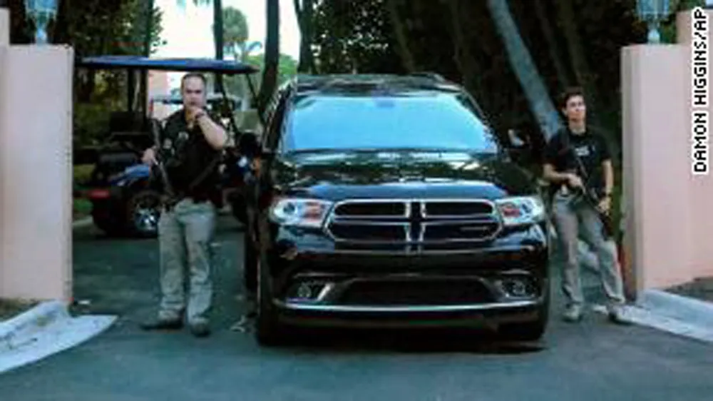 FBI khám xét khu nghỉ dưỡng Mar-a-Lago của cựu Tổng thống Mỹ Donald Trump ảnh 2